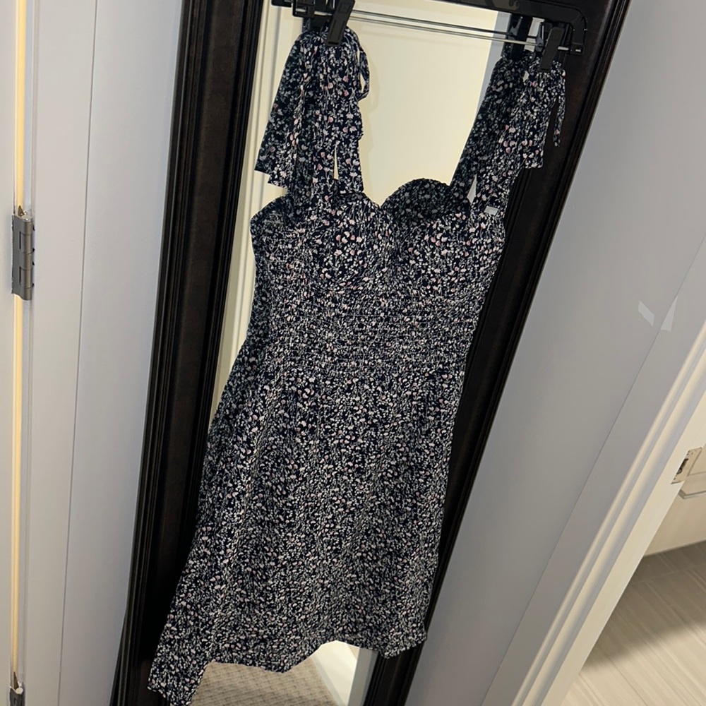 Miss Lola Beauty Secrets Dress Size Small.